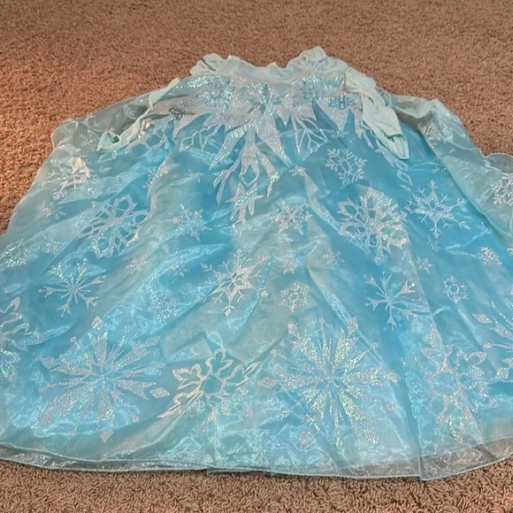 Elsa - Picture 2 of 5